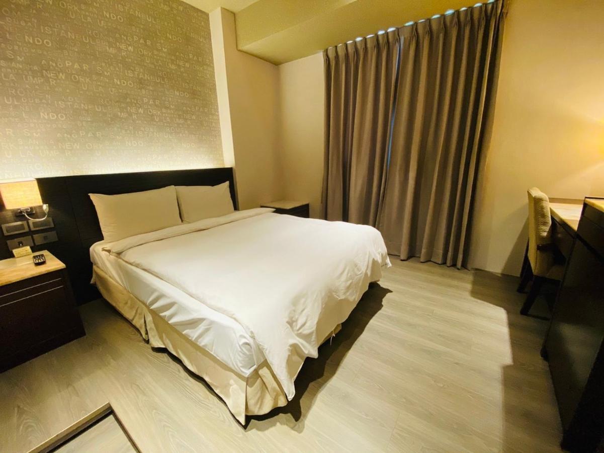 Dlinn Hotel Taichung Bagian luar foto