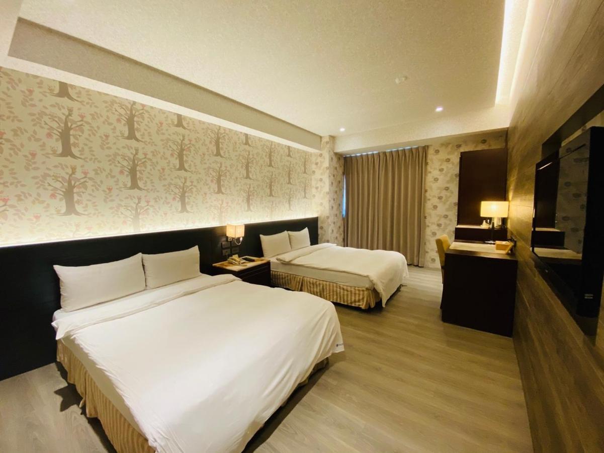 Dlinn Hotel Taichung Bagian luar foto