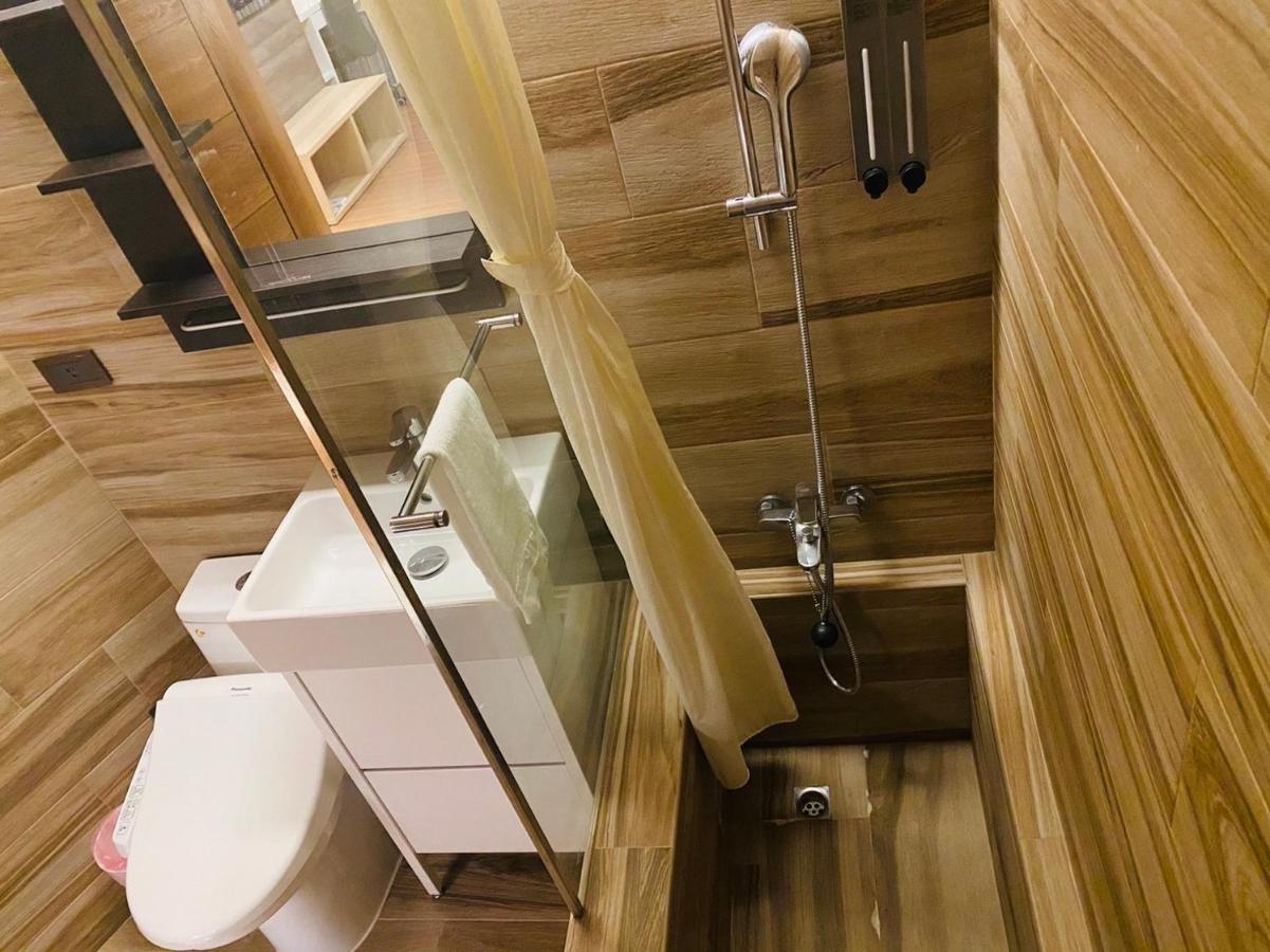 Dlinn Hotel Taichung Bagian luar foto