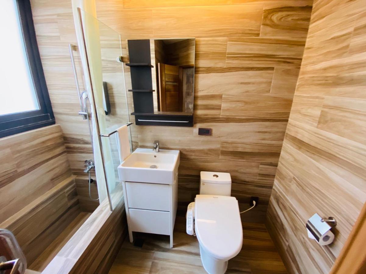 Dlinn Hotel Taichung Bagian luar foto