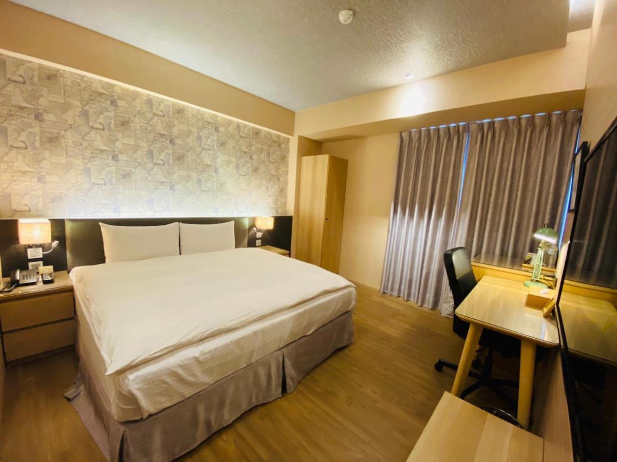 Dlinn Hotel Taichung Bagian luar foto