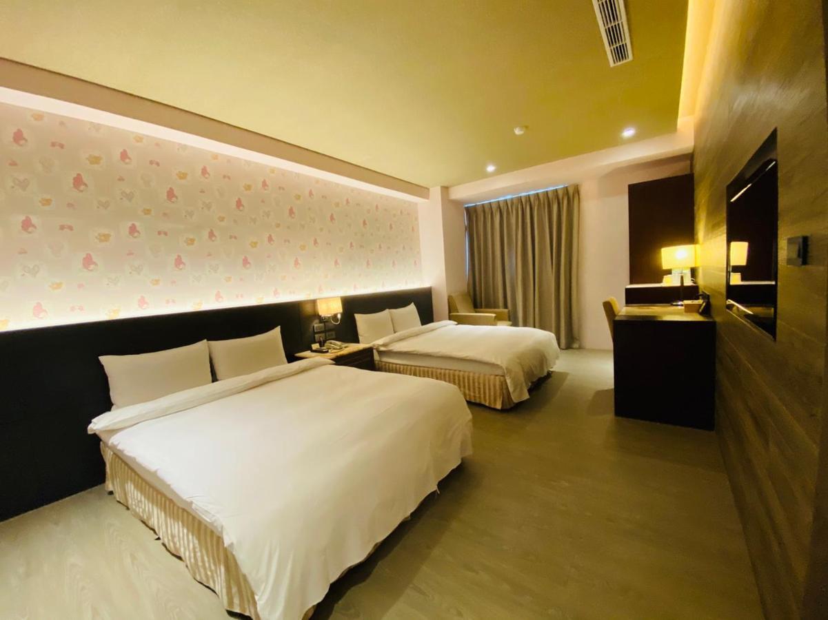 Dlinn Hotel Taichung Bagian luar foto