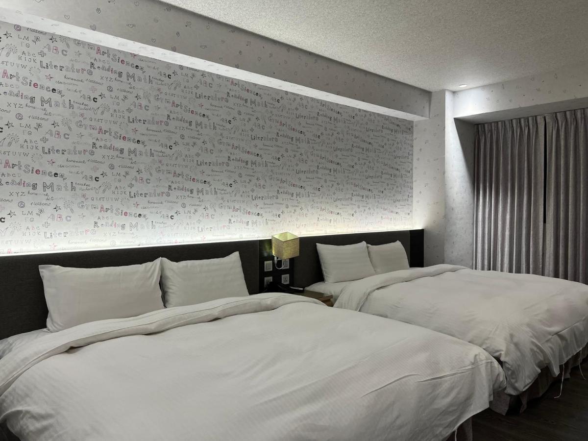 Dlinn Hotel Taichung Bagian luar foto