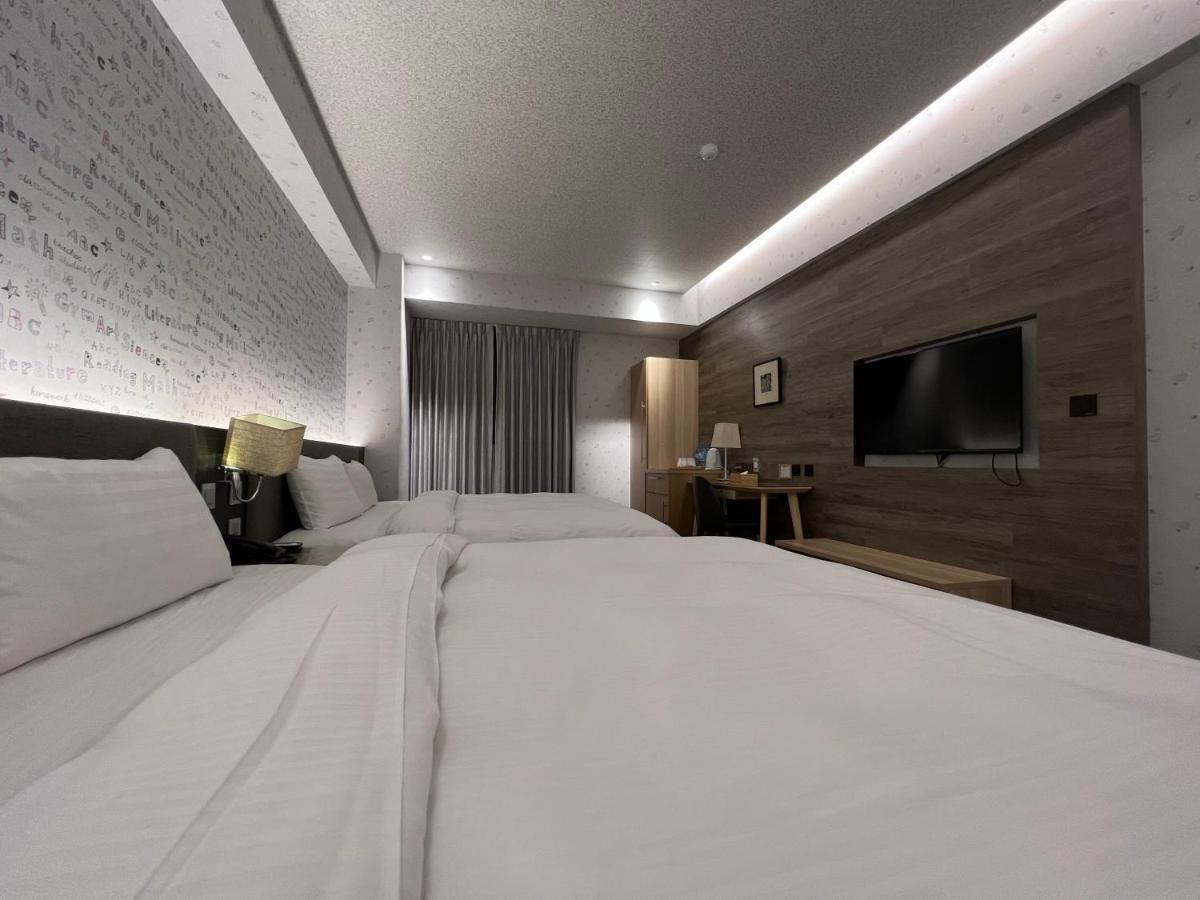 Dlinn Hotel Taichung Bagian luar foto