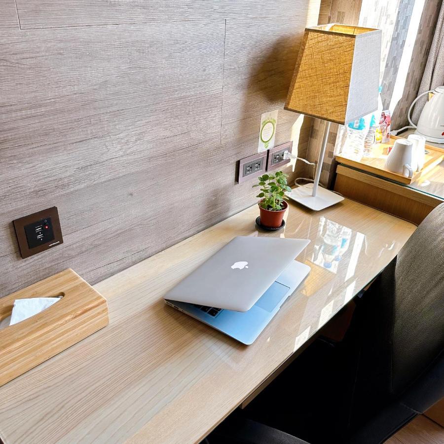 Dlinn Hotel Taichung Bagian luar foto