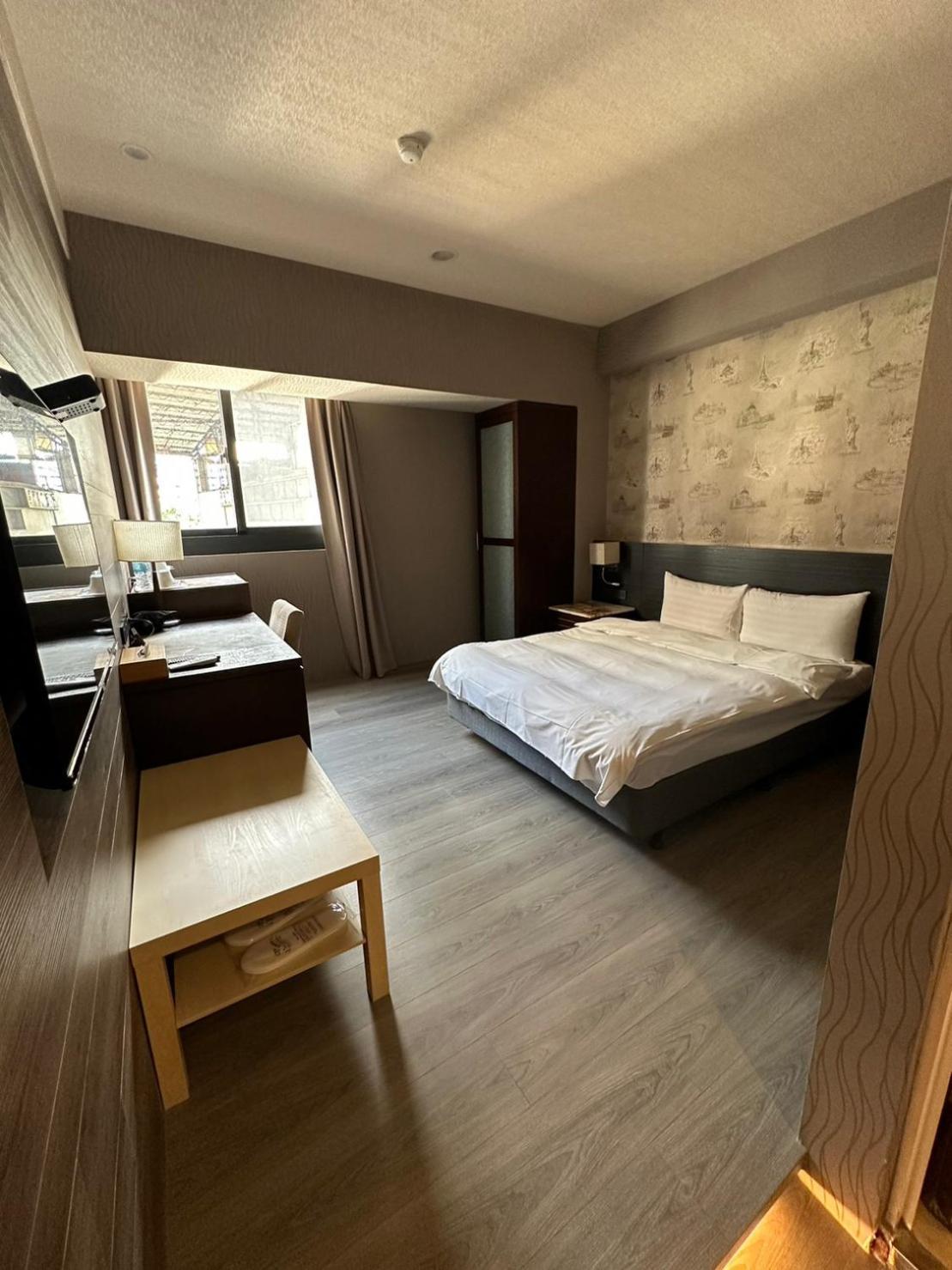 Dlinn Hotel Taichung Bagian luar foto